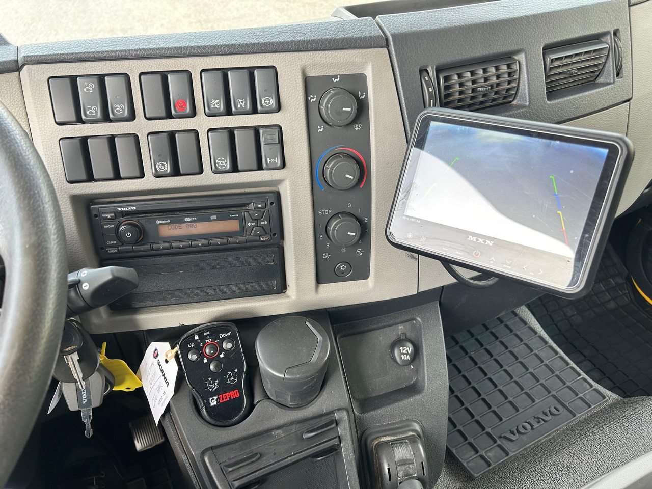 Камион сандучар VOLVO FL250: слика 18