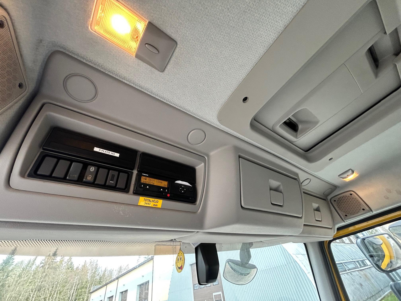 Камион сандучар VOLVO FL250: слика 15