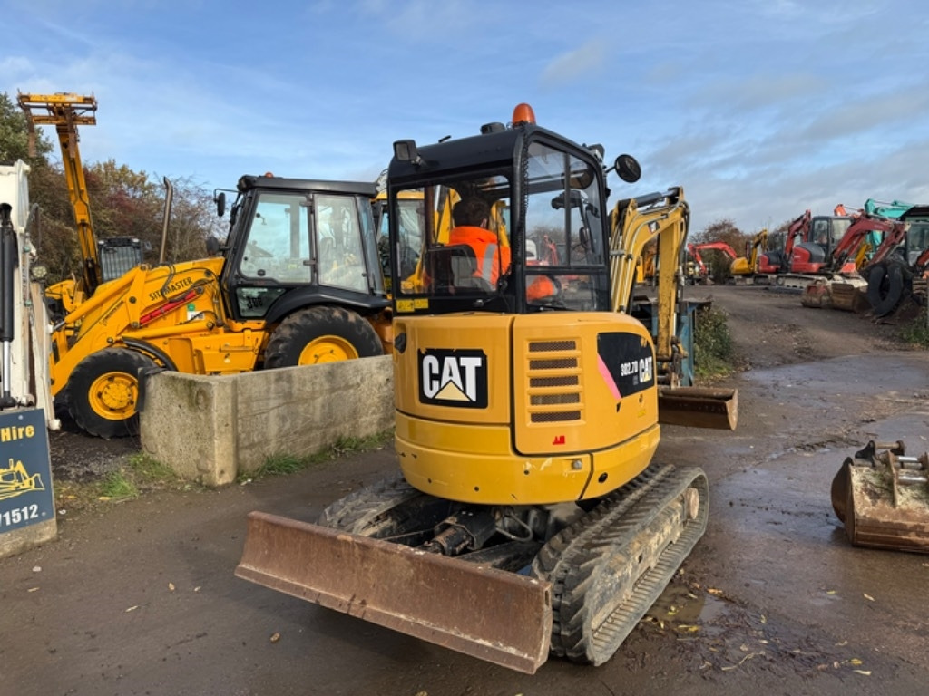 CAT 302.2 D - Мини багер: слика 4 CAT 302.2 D - Мини багер: слика 4