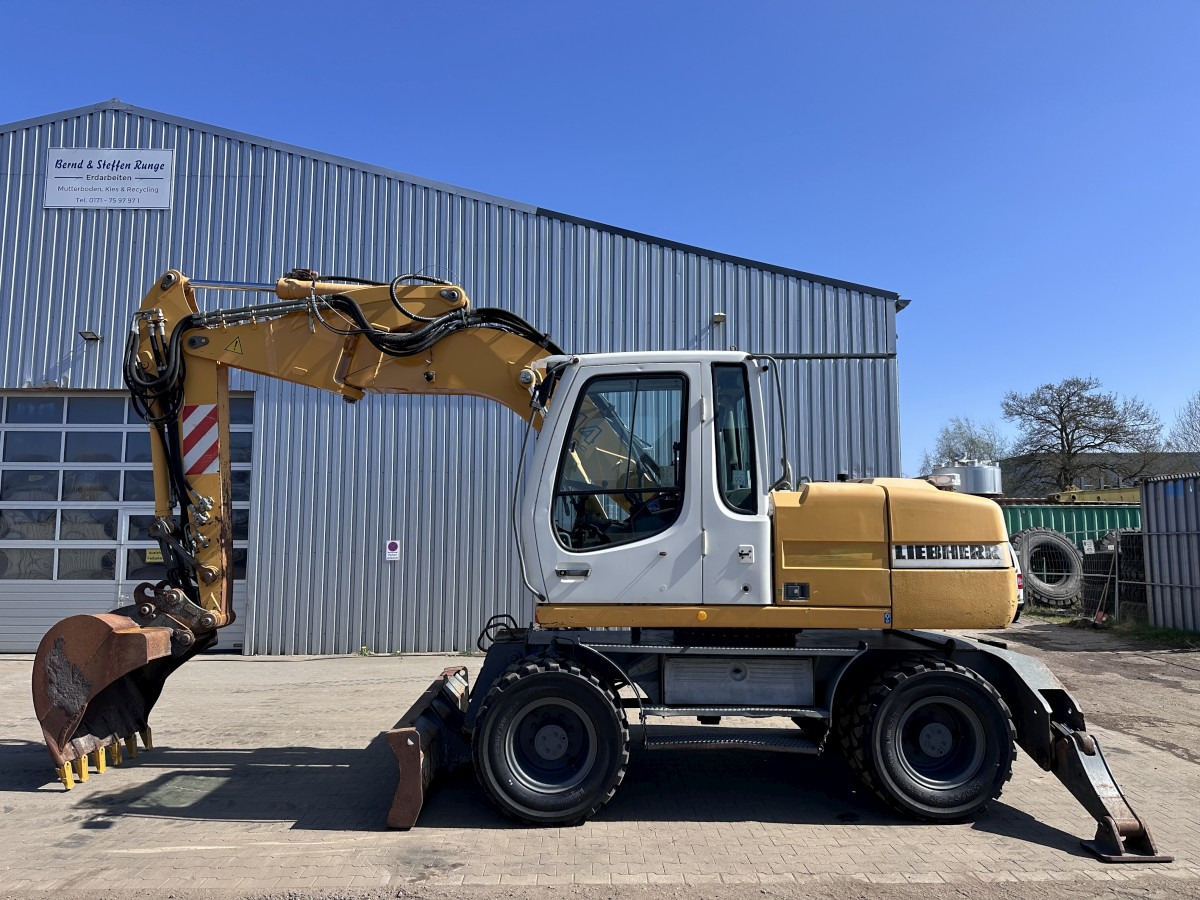 LIEBHERR A 314 All hydr. lines SW 33- 30 Km/h - Багер на тркала: слика 4 LIEBHERR A 314 All hydr. lines SW 33- 30 Km/h - Багер на тркала: слика 4