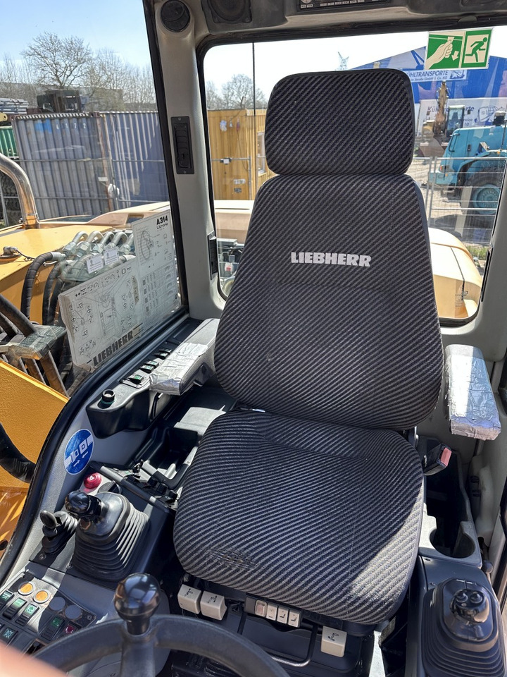 Лизинг на LIEBHERR A 314 All hydr. lines SW 33- 30 Km/h LIEBHERR A 314 All hydr. lines SW 33- 30 Km/h: слика 14