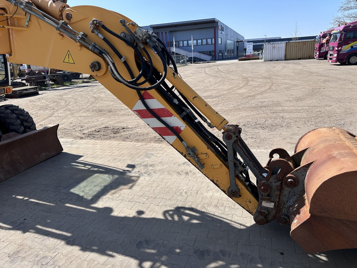 Лизинг на LIEBHERR A 314 All hydr. lines SW 33- 30 Km/h LIEBHERR A 314 All hydr. lines SW 33- 30 Km/h: слика 39