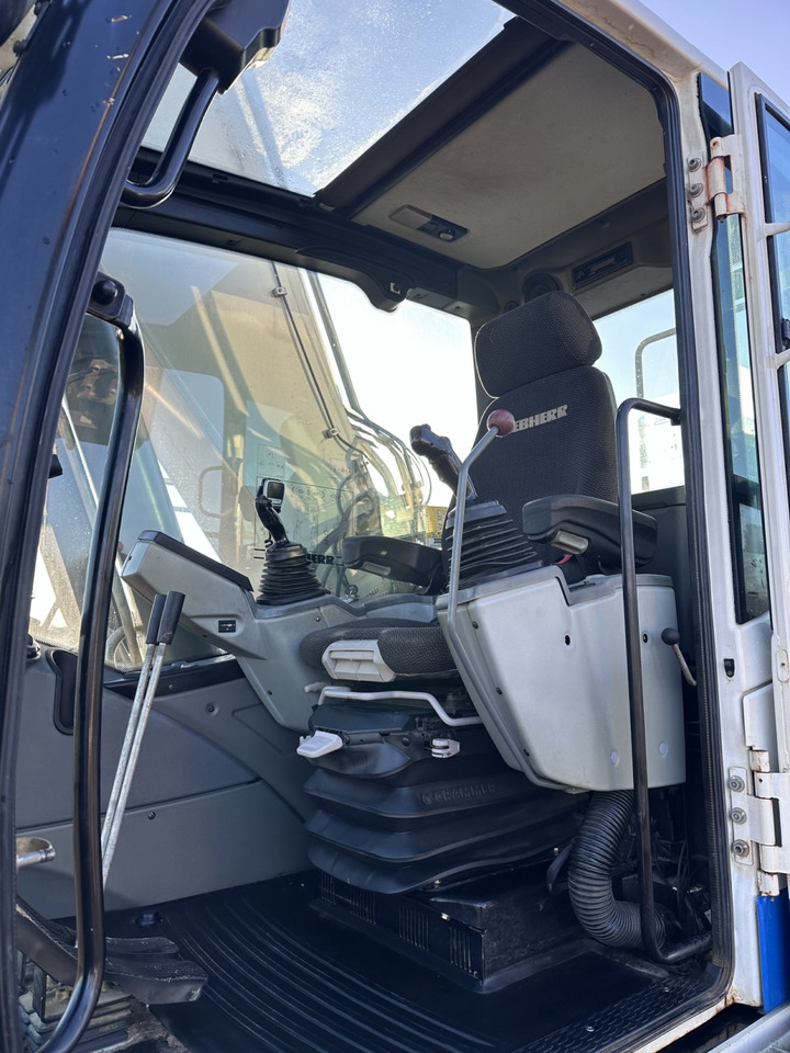 LIEBHERR R 924 LC Top Zustand !!! Kein 914- 916- 920- 926 - Багер гасеничар: слика 4 LIEBHERR R 924 LC Top Zustand !!! Kein 914- 916- 920- 926 - Багер гасеничар: слика 4