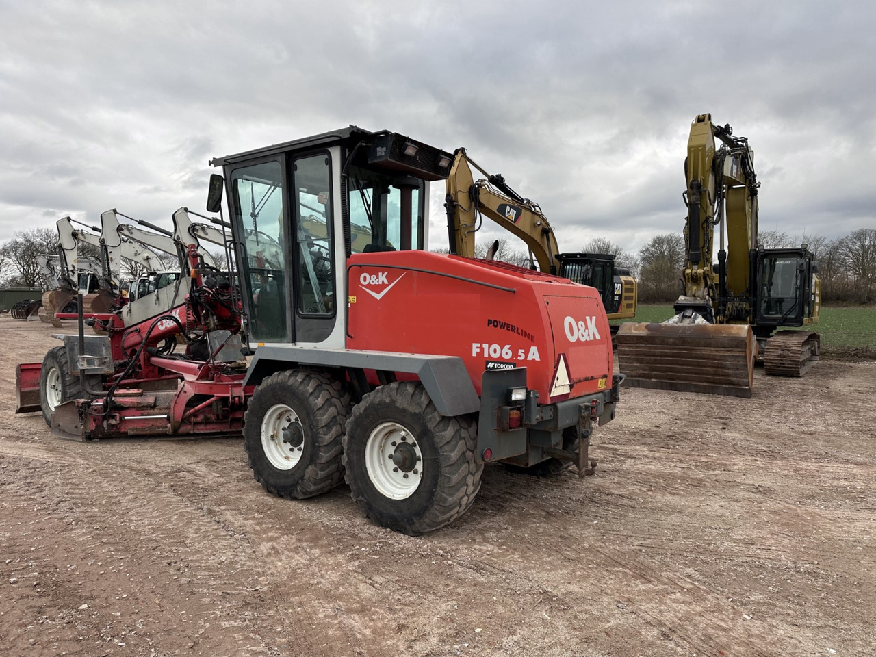 NEW HOLLAND F 106.5 - 6x6 Laser Topcon- Klima Cummins 6 Zyl. - Порамнувач: слика 5 NEW HOLLAND F 106.5 - 6x6 Laser Topcon- Klima Cummins 6 Zyl. - Порамнувач: слика 5