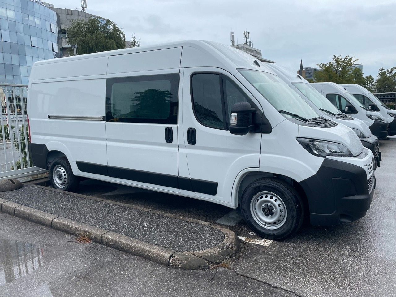 Fiat Ducato 35H L3H2 180 Teilverglast KaWa 2025 - Товарно комбе: слика 1 Fiat Ducato 35H L3H2 180 Teilverglast KaWa 2025 - Товарно комбе: слика 1