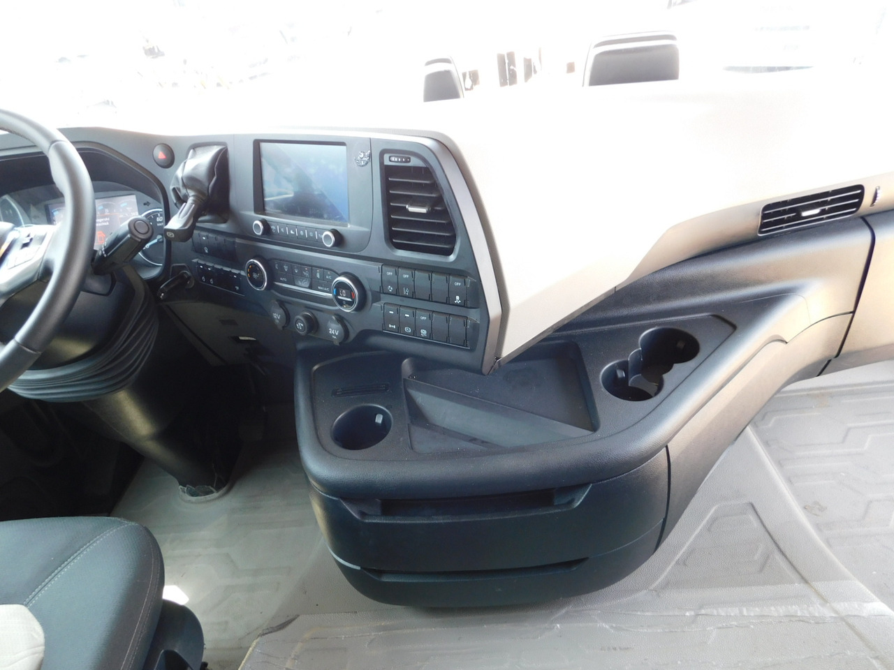 Камион влекач Ford F max 4x2 scab e6 12tx2620 ecotorq: слика 7