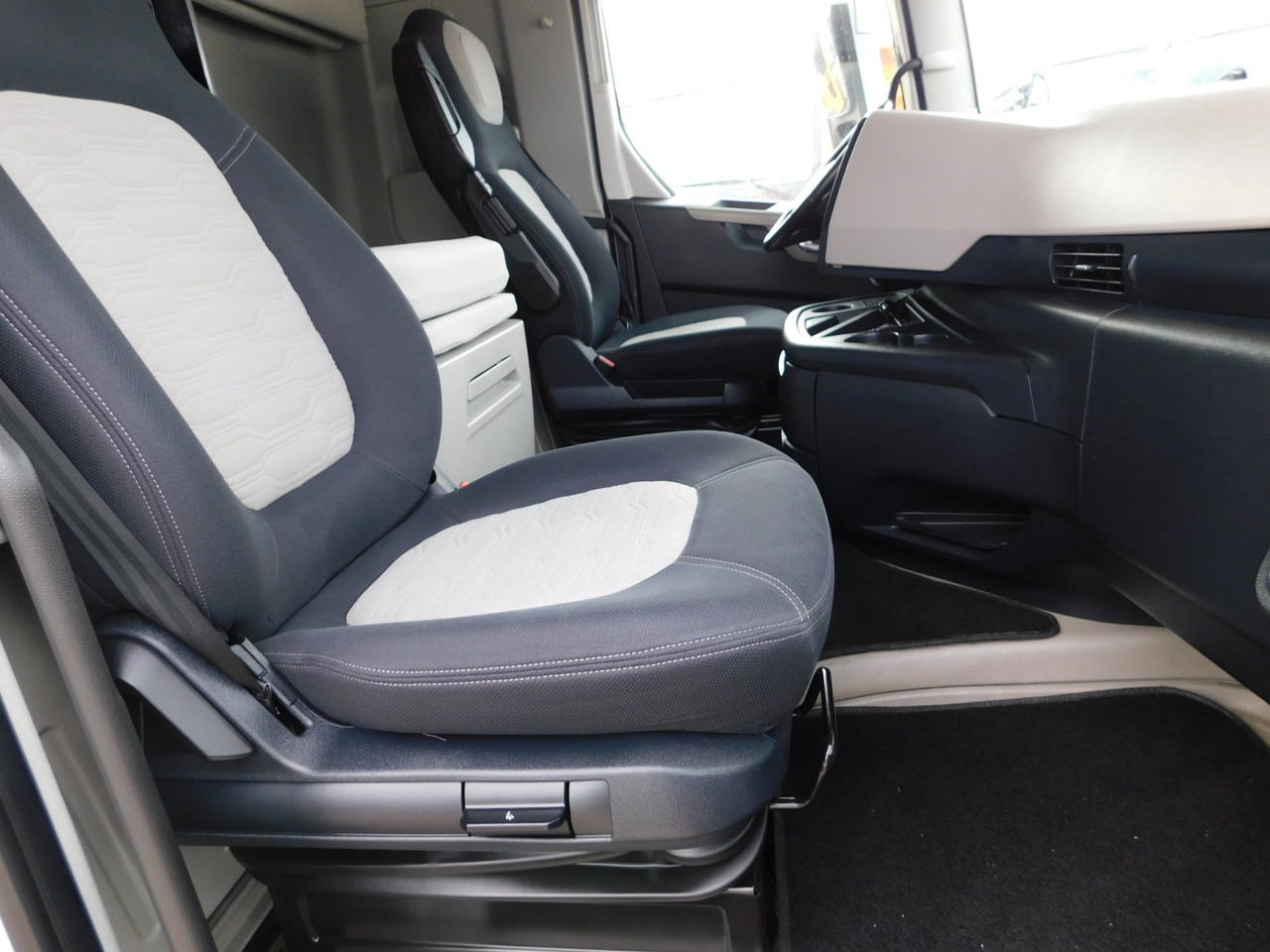 Ford F max ll 4x2 scab e6 12tx2620 - Камион влекач: слика 5 Ford F max ll 4x2 scab e6 12tx2620 - Камион влекач: слика 5