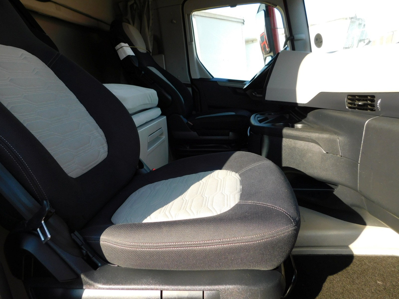 Ford F max ll 4x2 scab e6 12tx2620 - Камион влекач: слика 5 Ford F max ll 4x2 scab e6 12tx2620 - Камион влекач: слика 5