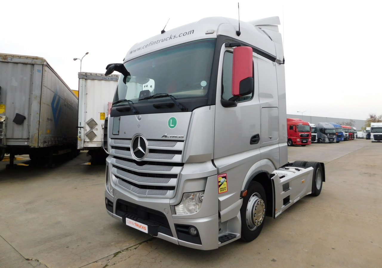 Mercedes Actros - Камион влекач: слика 1 Mercedes Actros - Камион влекач: слика 1