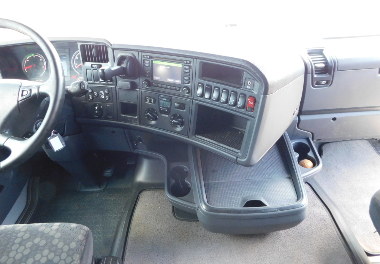 Камион влекач Scania R450: слика 7