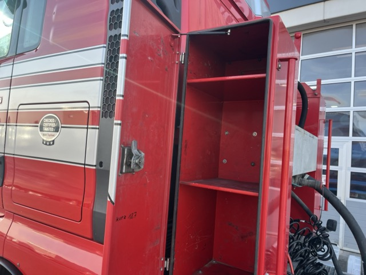 MAN TGX 26.480 6x4 BLS Euro6 Intarder Klima Luftfeder - Камион влекач: слика 2 MAN TGX 26.480 6x4 BLS Euro6 Intarder Klima Luftfeder - Камион влекач: слика 2