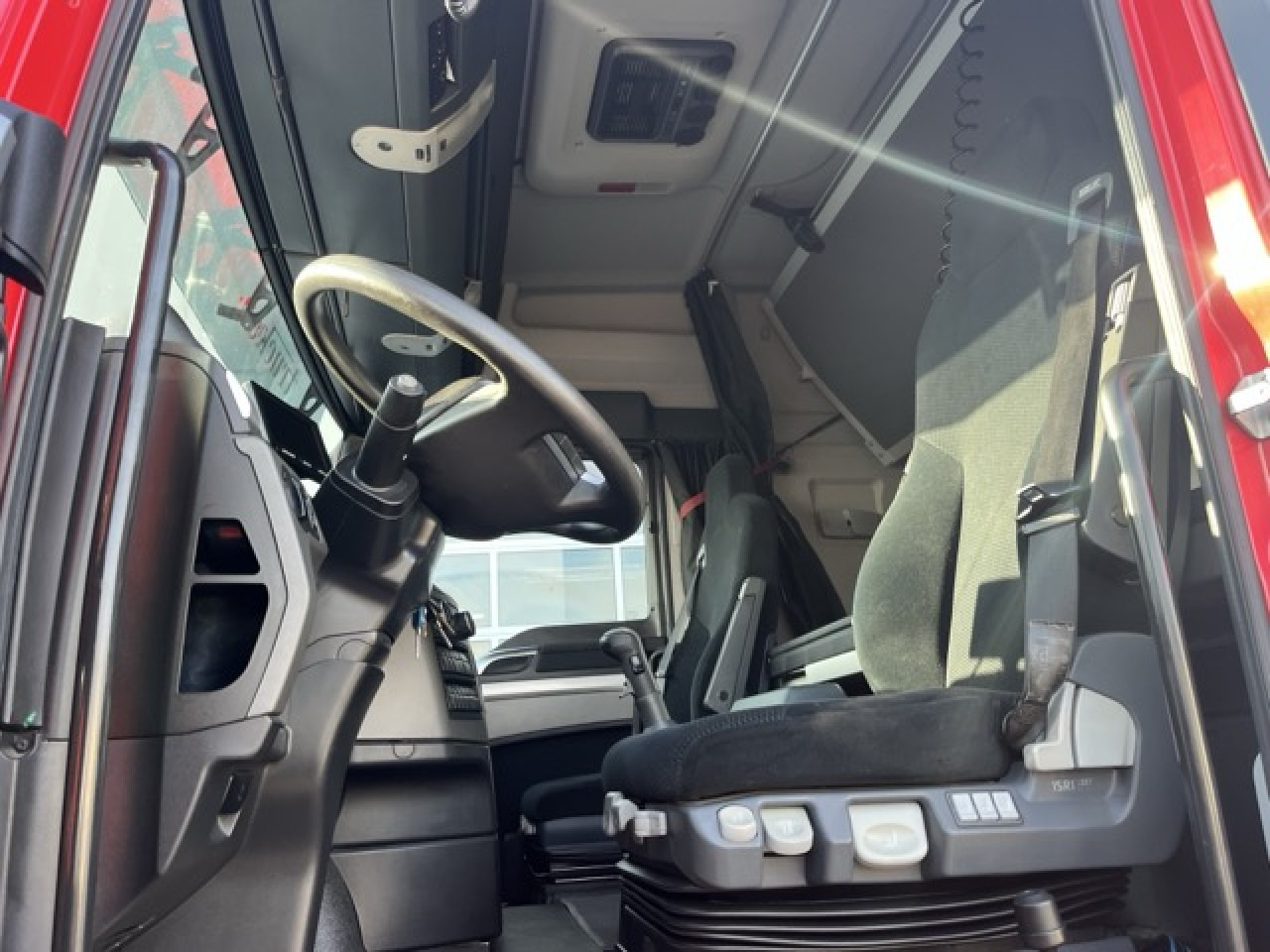 MAN TGX 26.480 6x4 BLS Euro6 Intarder Klima Luftfeder - Камион влекач: слика 4 MAN TGX 26.480 6x4 BLS Euro6 Intarder Klima Luftfeder - Камион влекач: слика 4