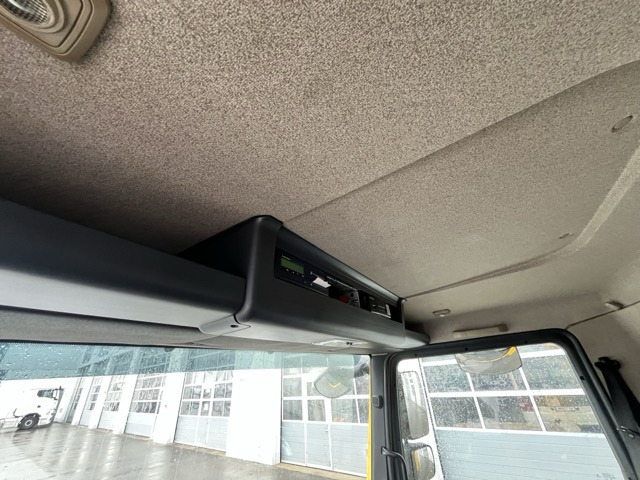 MAN TGL 12.220 4x2 BL Euro6 Klima Luftfeder - Камион со церада: слика 2 MAN TGL 12.220 4x2 BL Euro6 Klima Luftfeder - Камион со церада: слика 2