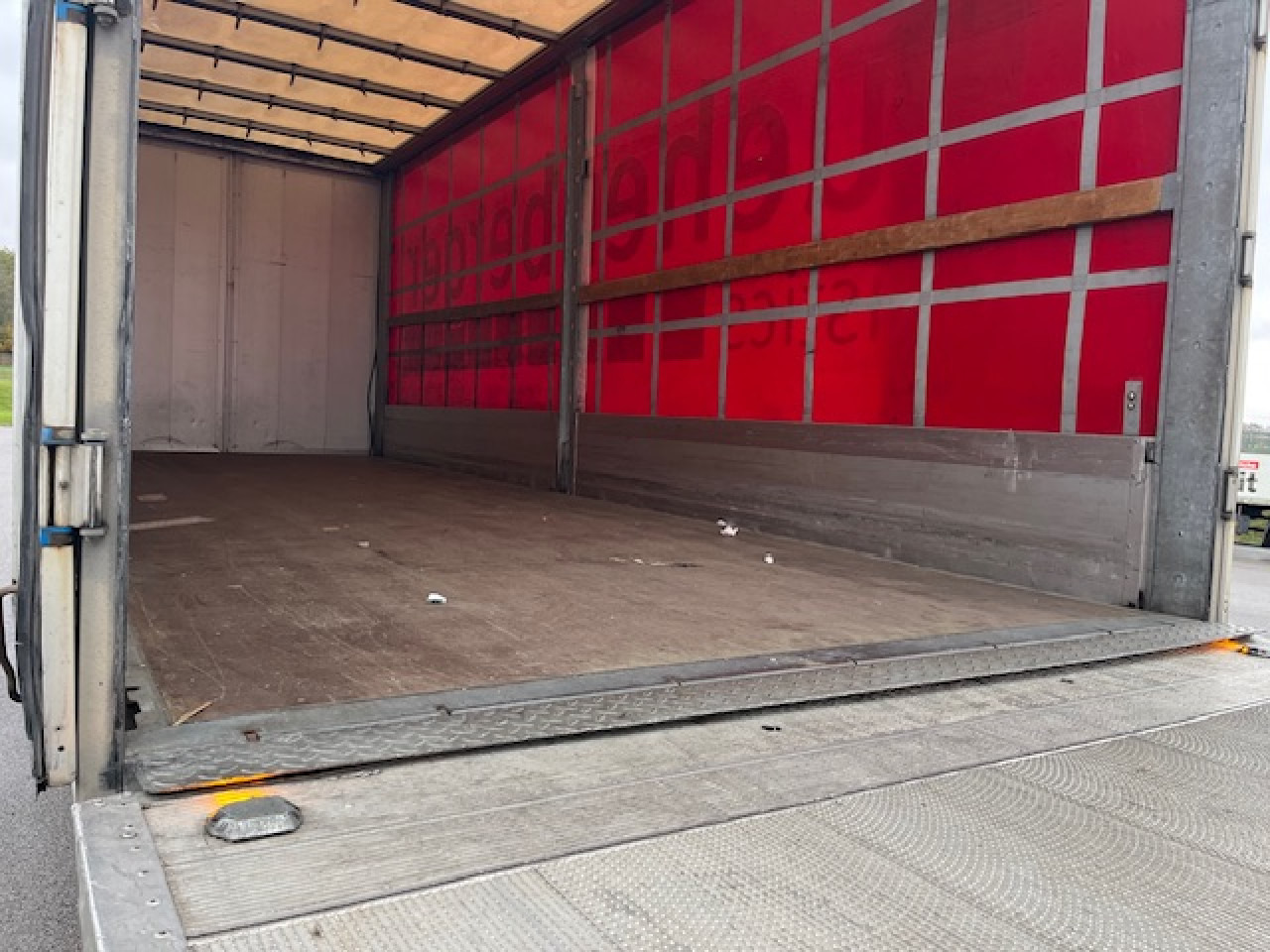 MAN TGM 18.320 4x2 BL Durchladbar - mit Tandemhänger - Камион со церада: слика 2 MAN TGM 18.320 4x2 BL Durchladbar - mit Tandemhänger - Камион со церада: слика 2