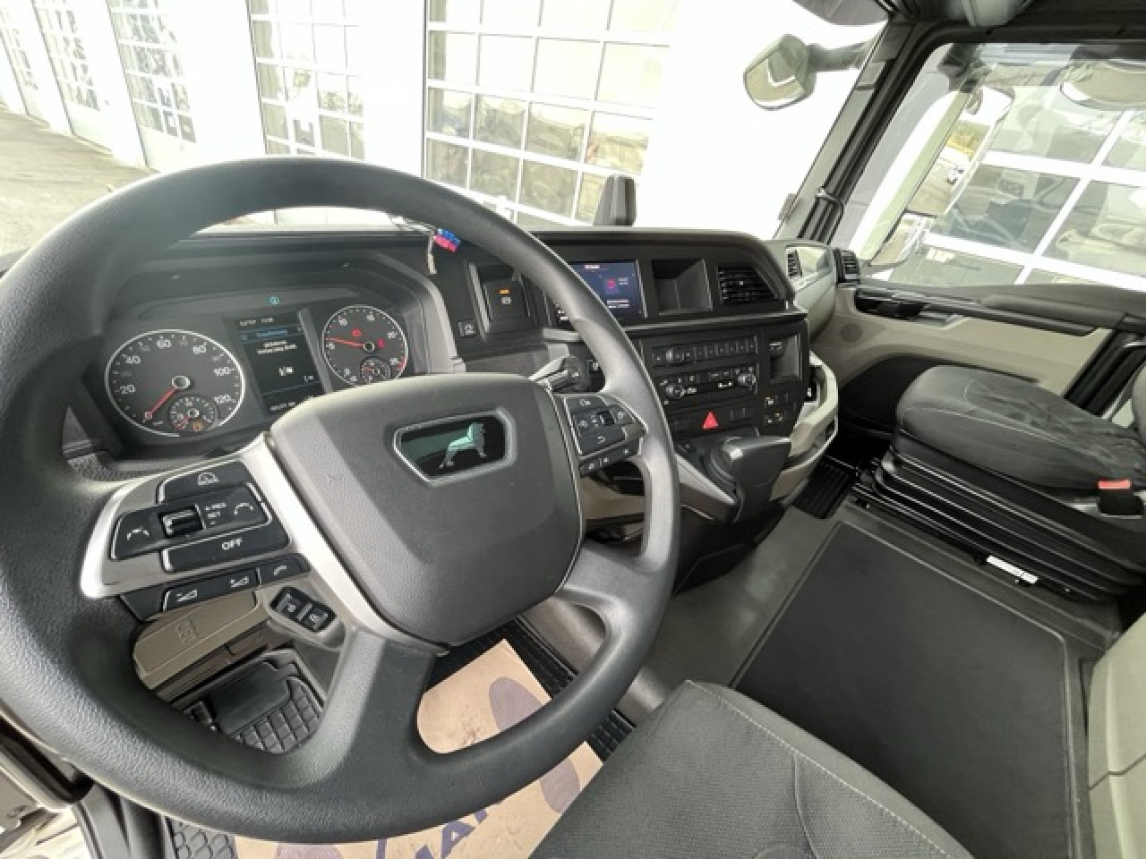 MAN TGX 26.470 6x2-4 LL CH Multiwechsler Euro6 Klima - Транспортер на контејнер/ Камион со променливо тело: слика 5 MAN TGX 26.470 6x2-4 LL CH Multiwechsler Euro6 Klima - Транспортер на контејнер/ Камион со променливо тело: слика 5