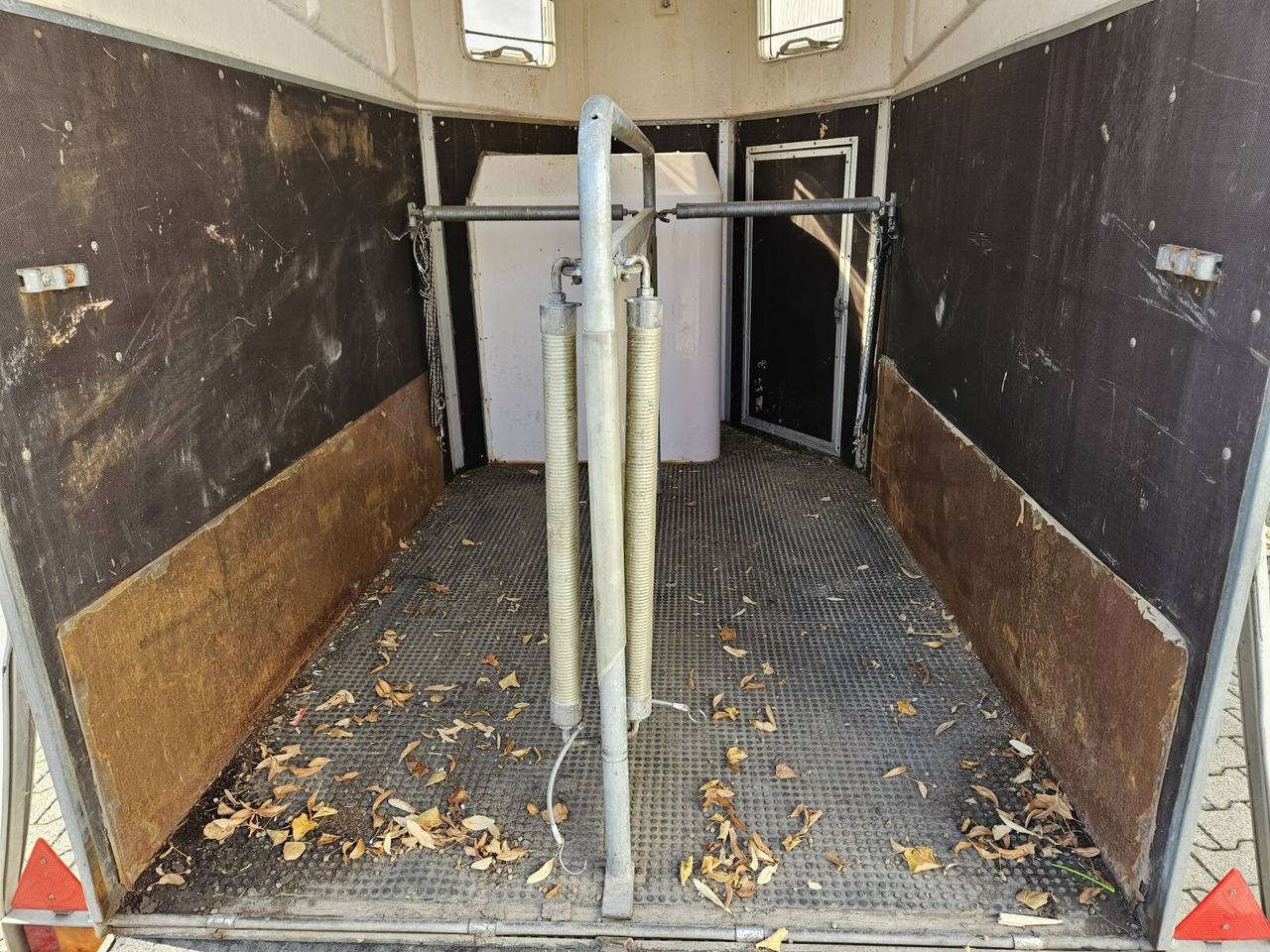 Blomert T2BPA Pferdeanhänger T2BPA Pferdeanhänger - Приколка за коњи: слика 3 Blomert T2BPA Pferdeanhänger T2BPA Pferdeanhänger - Приколка за коњи: слика 3