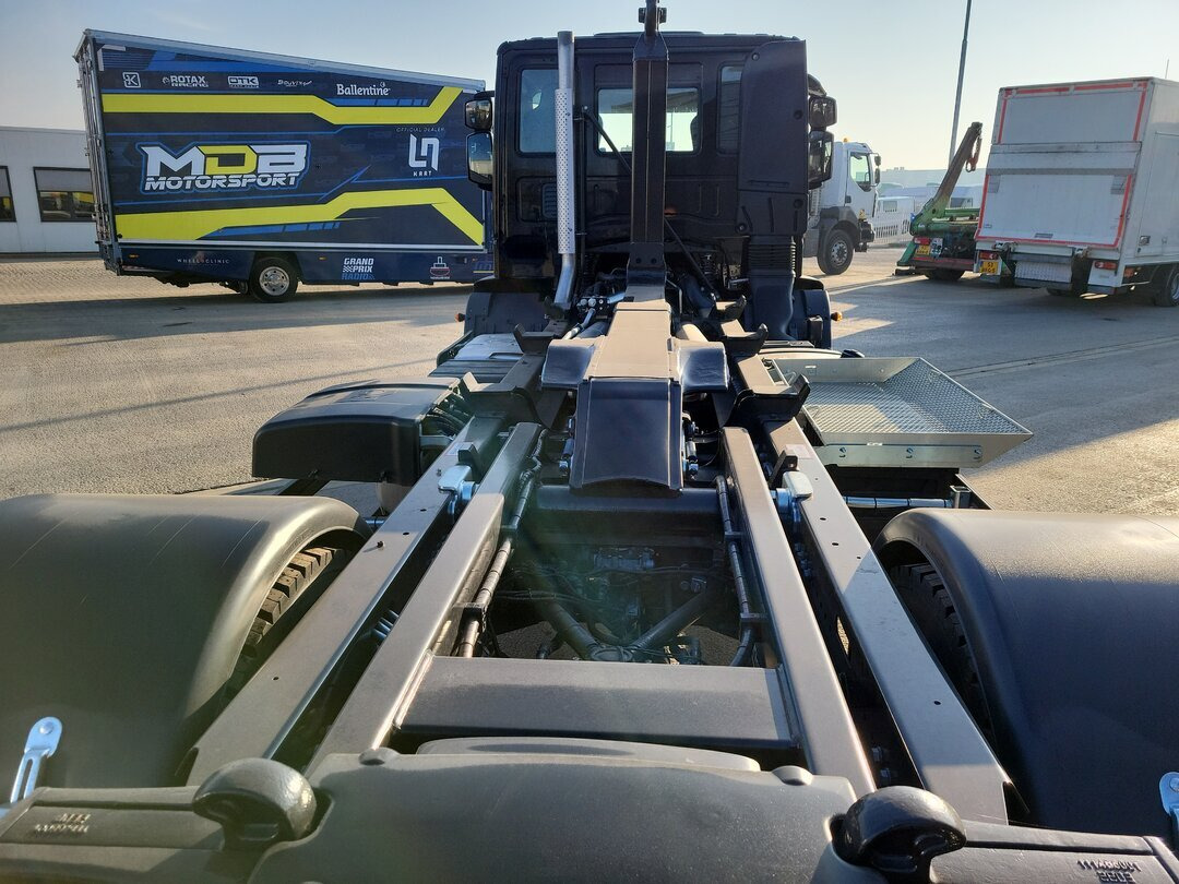 Euro Cargo 180E320 4x2 Euro Cargo 180E320 4x2, HIAB Abroller - Камион со кука за подигање: слика 3 Euro Cargo 180E320 4x2 Euro Cargo 180E320 4x2, HIAB Abroller - Камион со кука за подигање: слика 3