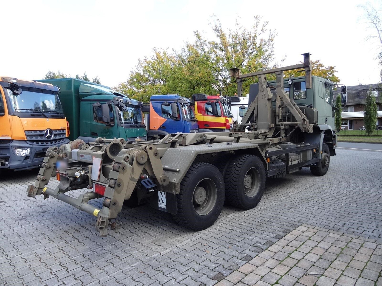EuroTrakker 260E44W 6X6 EuroTrakker 260E44W 6X6, Retarder, ADR - Камион со кука за подигање: слика 4 EuroTrakker 260E44W 6X6 EuroTrakker 260E44W 6X6, Retarder, ADR - Камион со кука за подигање: слика 4