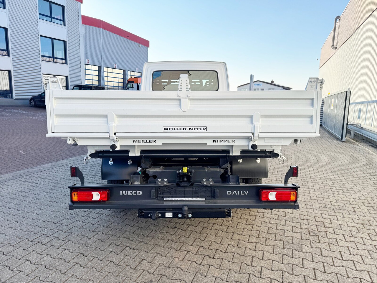 Лизинг на Iveco Daily 70C18 Doka 4x2 Daily 70C18 Doka 4x2 Iveco Daily 70C18 Doka 4x2 Daily 70C18 Doka 4x2: слика 11