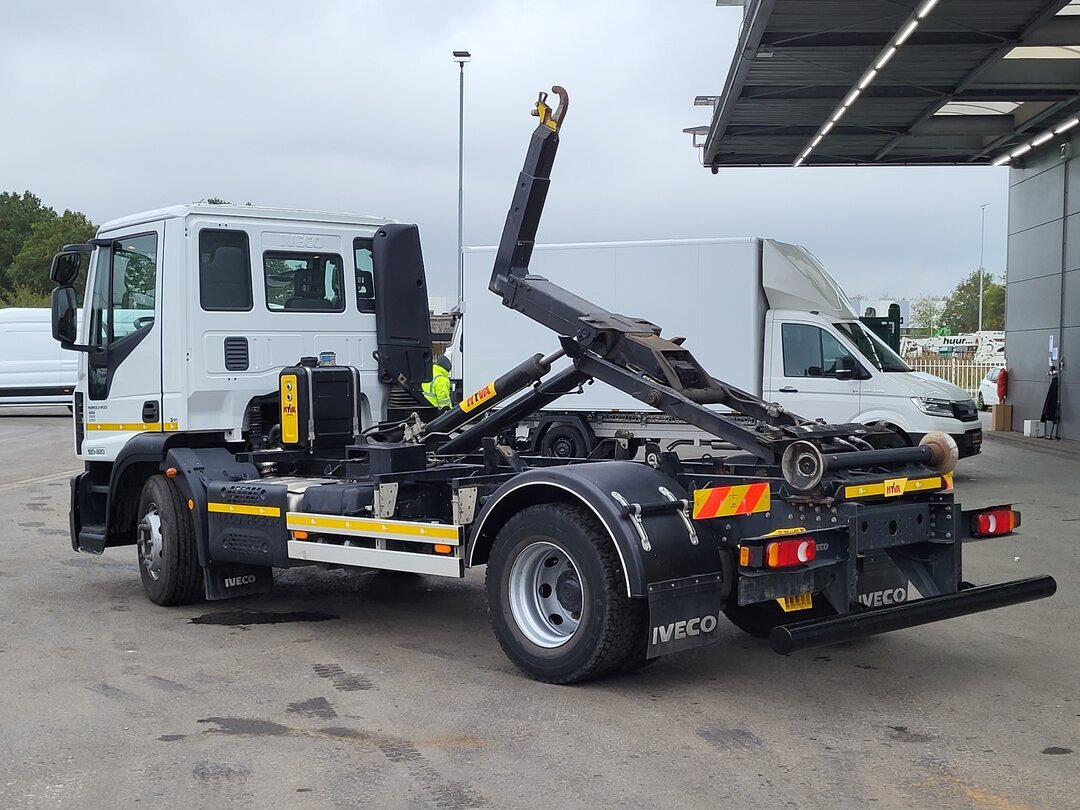 Камион со кука за подигање Iveco EuroCargo 120-220 4x2 EuroCargo 120-220 4x2: слика 13 Камион со кука за подигање Iveco EuroCargo 120-220 4x2 EuroCargo 120-220 4x2: слика 13