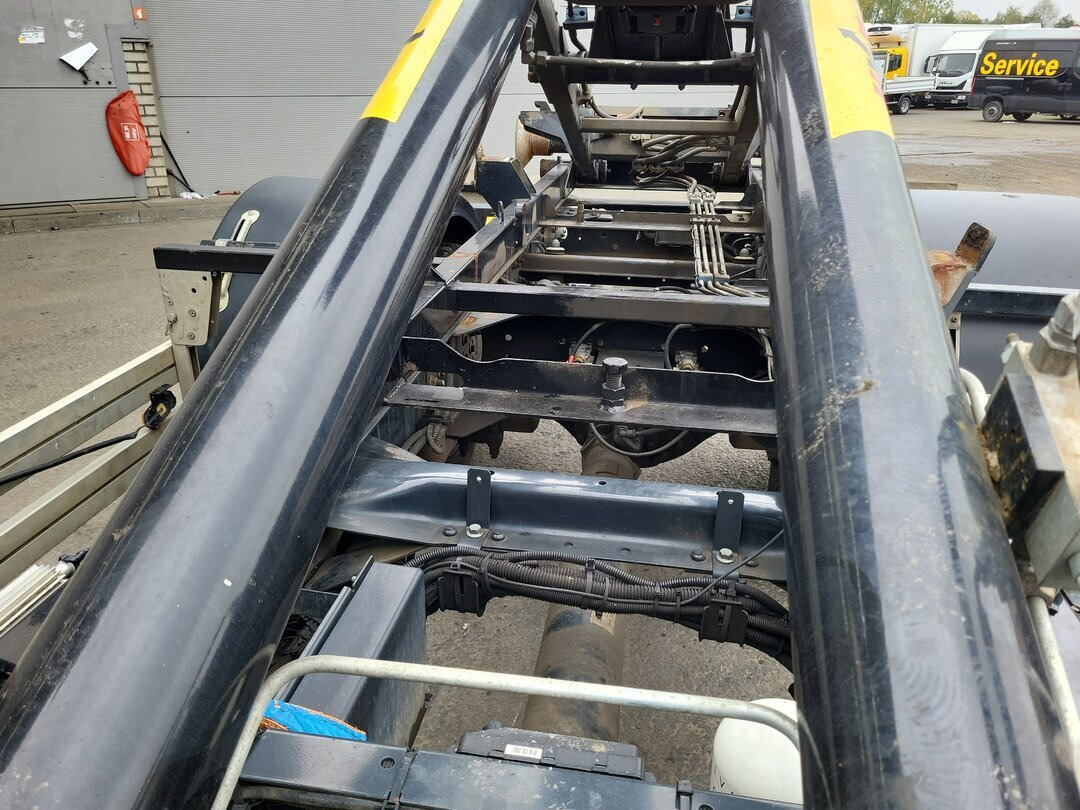 Iveco EuroCargo 120-220 4x2 EuroCargo 120-220 4x2 - Камион со кука за подигање: слика 3 Iveco EuroCargo 120-220 4x2 EuroCargo 120-220 4x2 - Камион со кука за подигање: слика 3