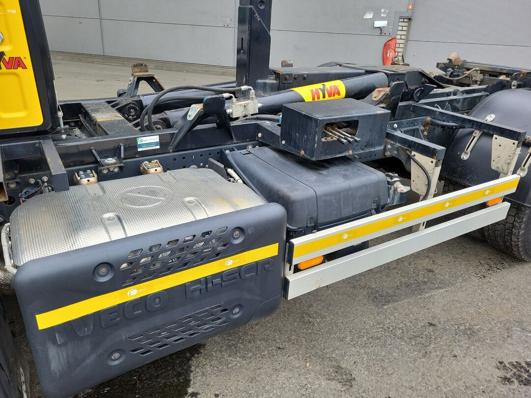 Камион со кука за подигање Iveco EuroCargo 120-220 4x2 EuroCargo 120-220 4x2: слика 6 Камион со кука за подигање Iveco EuroCargo 120-220 4x2 EuroCargo 120-220 4x2: слика 6