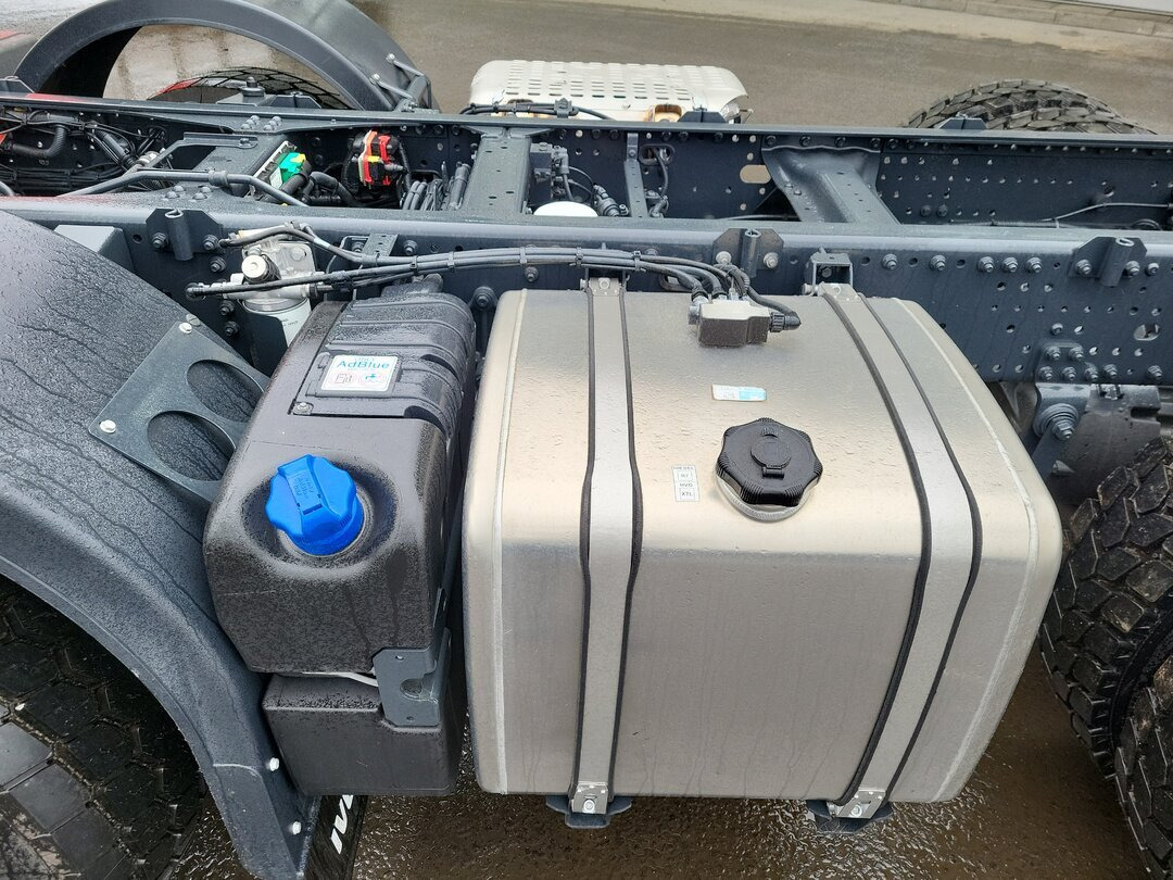 Iveco T-Way 510 8x4 T-Way 510 8x4, 4x VORHANDEN! - Камион со кабинска шасија: слика 2 Iveco T-Way 510 8x4 T-Way 510 8x4, 4x VORHANDEN! - Камион со кабинска шасија: слика 2