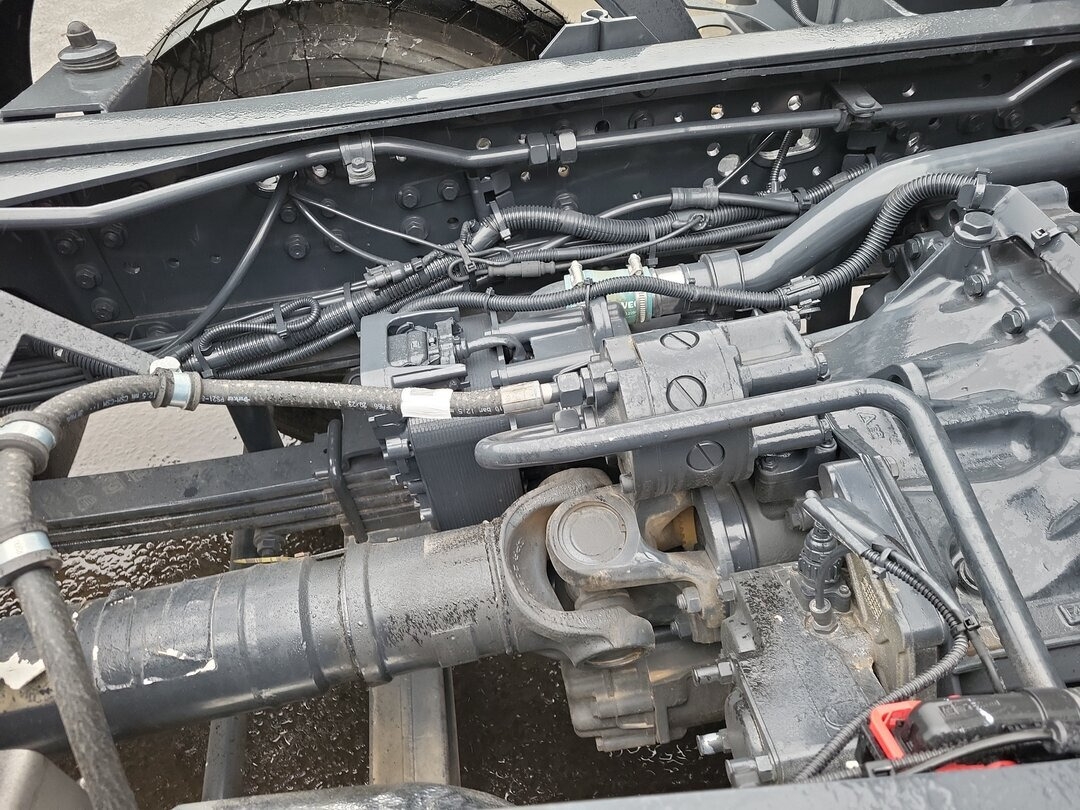 Iveco T-Way 510 8x4 T-Way 510 8x4, 4x VORHANDEN! - Камион со кабинска шасија: слика 5 Iveco T-Way 510 8x4 T-Way 510 8x4, 4x VORHANDEN! - Камион со кабинска шасија: слика 5