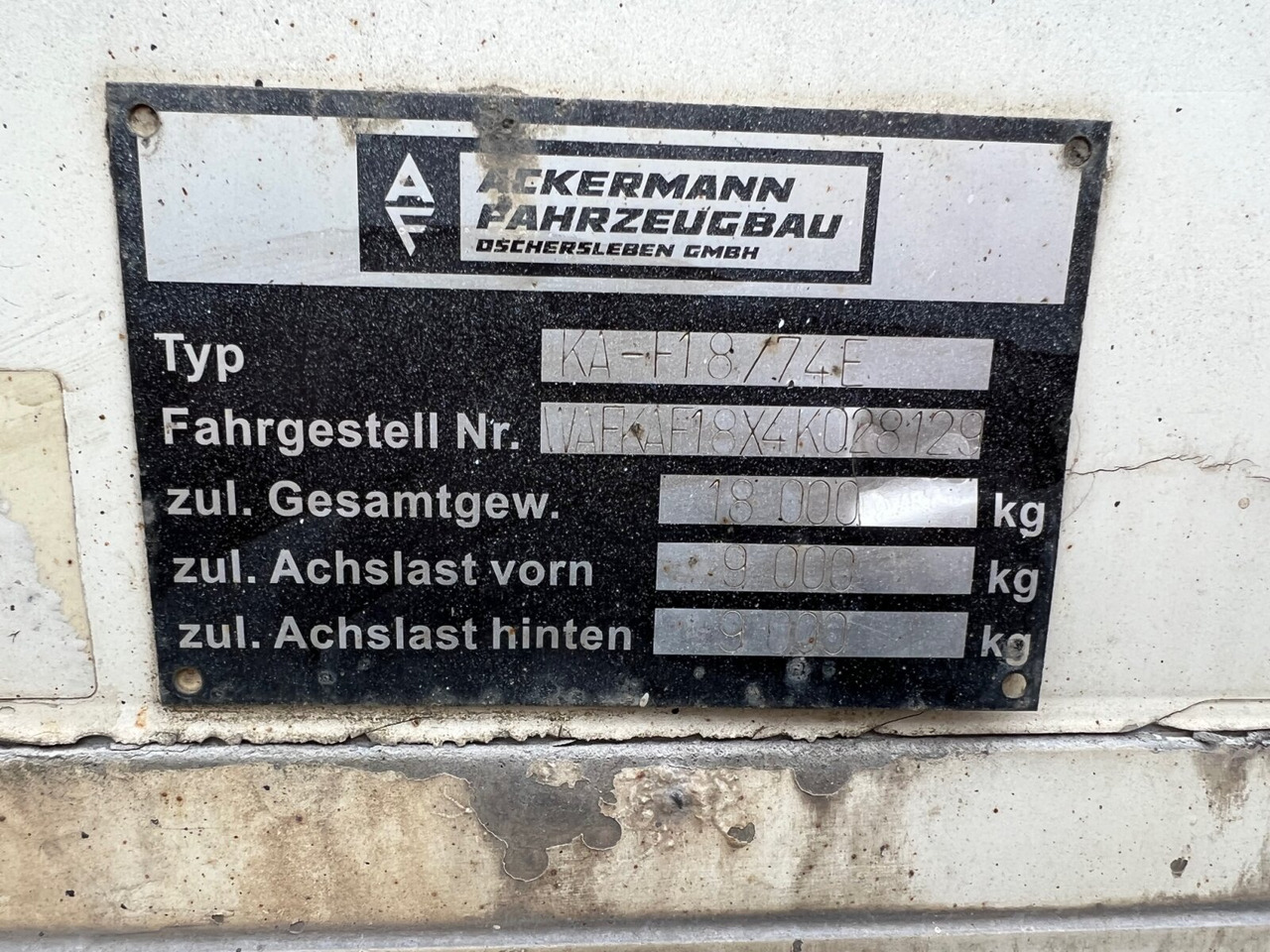 KA-F 18/74E Ackermann, Oschersl. KA-F 18/74E mit LBW MBB, 44cbm - Приколка сандучар: слика 5 KA-F 18/74E Ackermann, Oschersl. KA-F 18/74E mit LBW MBB, 44cbm - Приколка сандучар: слика 5