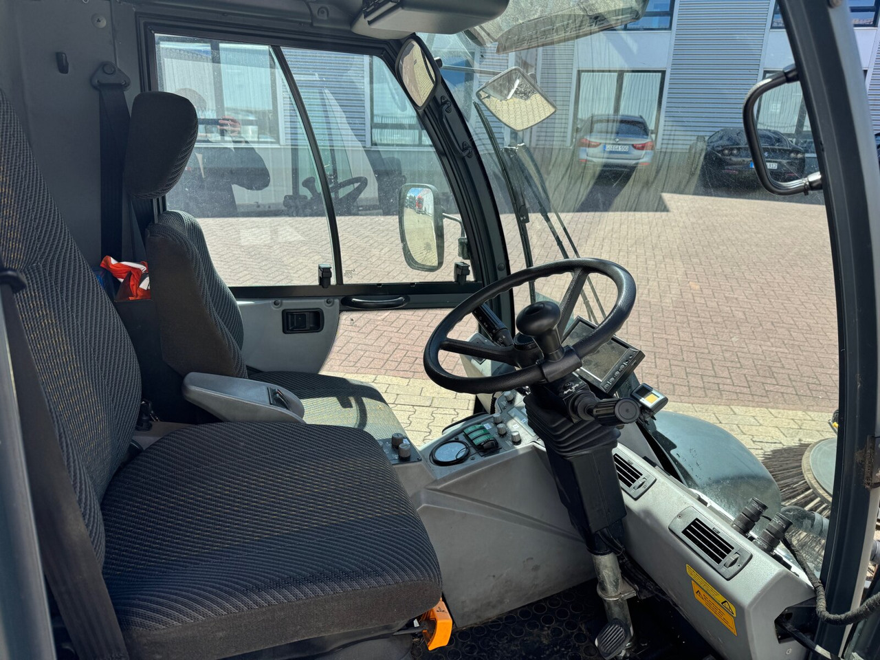 Hako Multicar Citymaster 2000 3B Kehrmaschine 4x2 Multicar Citymaster 2000 3B Kehrmaschine 4x2 - Камион: слика 3 Hako Multicar Citymaster 2000 3B Kehrmaschine 4x2 Multicar Citymaster 2000 3B Kehrmaschine 4x2 - Камион: слика 3