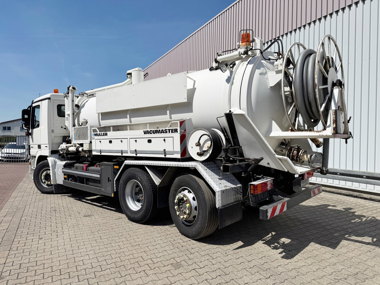 Mercedes-Benz Actros 2541 L 6x2 Actros 2541 L 6x2, Müller Saug-/Spülwagen ca. 12m³, Widi-Platte, Lift-/Lenkachse - Камион: слика 5 Mercedes-Benz Actros 2541 L 6x2 Actros 2541 L 6x2, Müller Saug-/Spülwagen ca. 12m³, Widi-Platte, Lift-/Lenkachse - Камион: слика 5