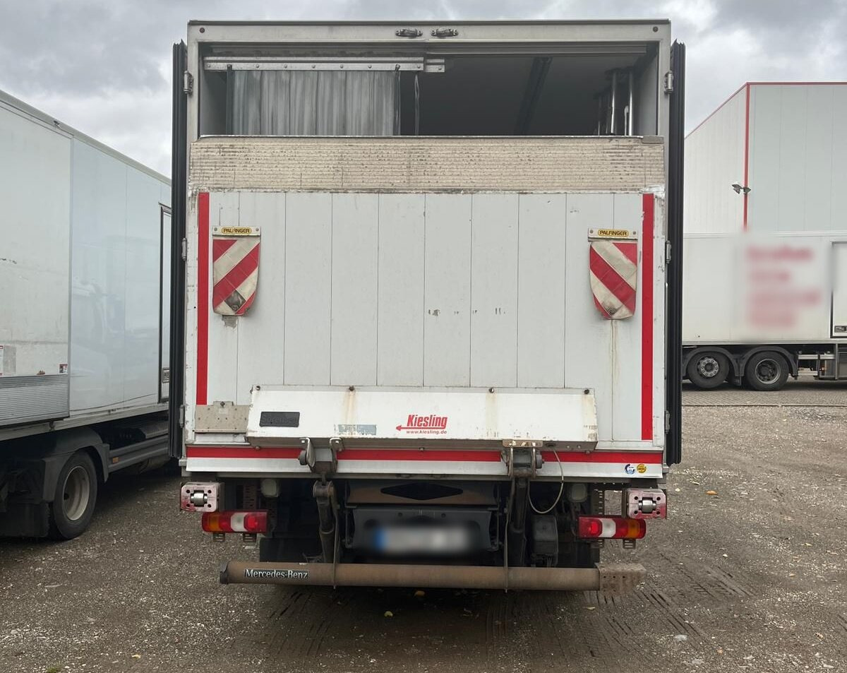 Mercedes-Benz Atego 816 4x2 Atego 816 4x2, Kühlkoffer, Trennwand, ThermoKing, LBW Sörensen - Камион: слика 5 Mercedes-Benz Atego 816 4x2 Atego 816 4x2, Kühlkoffer, Trennwand, ThermoKing, LBW Sörensen - Камион: слика 5