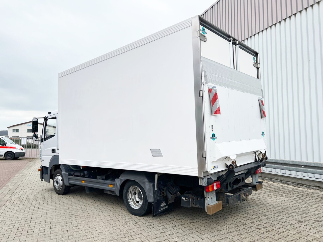 Mercedes-Benz Atego 816 L 4x2 Atego 816 L 4x2, Kühlkoffer, ThermoKing, LBW BÄR - Камион: слика 4 Mercedes-Benz Atego 816 L 4x2 Atego 816 L 4x2, Kühlkoffer, ThermoKing, LBW BÄR - Камион: слика 4