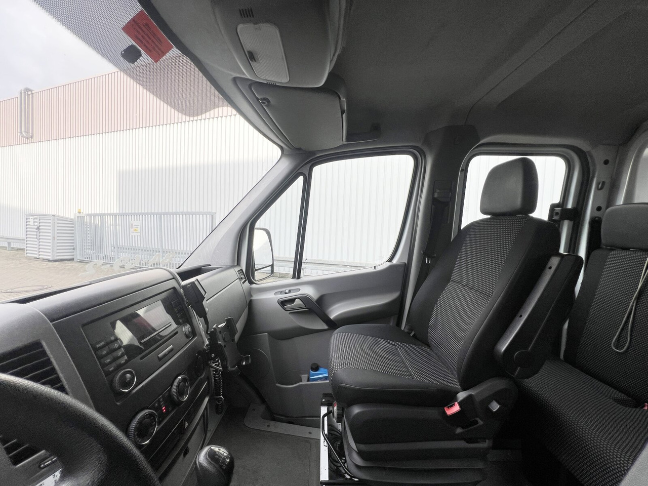 Interior photo 1: Камион Mercedes-Benz Sprinter 515 4x2 Doka Sprinter 515 4x2 Doka, Kühlkoffer