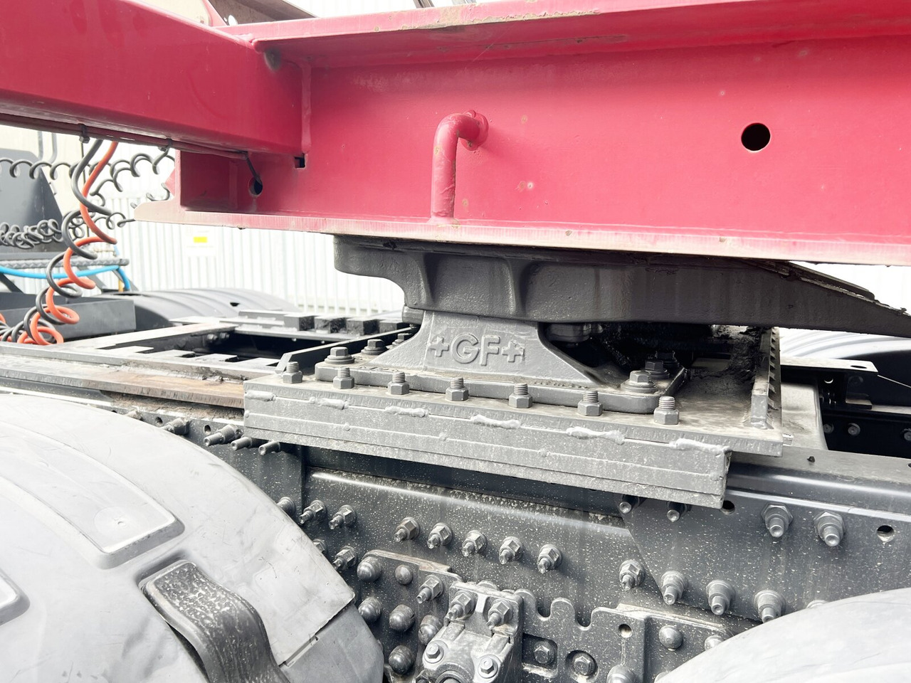 FH16 750 8x4 FH16 750 8x4, Retarder, Globetrotter, Vorlauflift/-lenk, Schwerlast 180T - Камион влекач: слика 2 FH16 750 8x4 FH16 750 8x4, Retarder, Globetrotter, Vorlauflift/-lenk, Schwerlast 180T - Камион влекач: слика 2