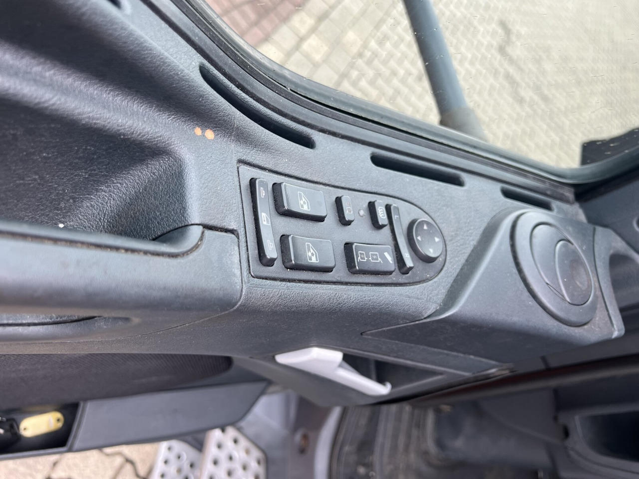 MAN TGL 8.220 4X2 BL TGL 8.220 4X2 BL - Камион влекач: слика 3 MAN TGL 8.220 4X2 BL TGL 8.220 4X2 BL - Камион влекач: слика 3