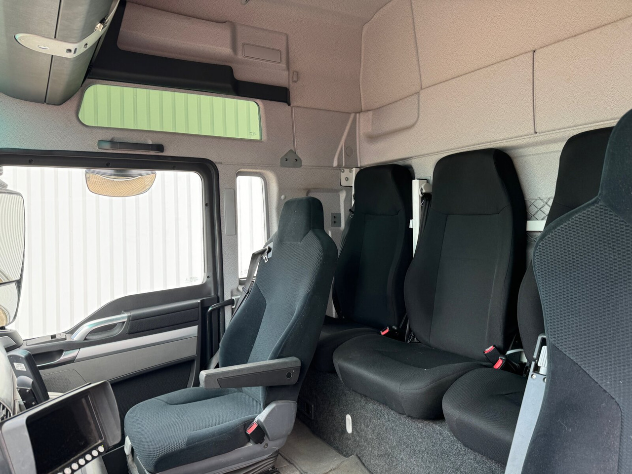 MAN TGX 18.400 4X2 BLS TGX 18.400 4X2 BLS, Fahrschule, 5 Sitzer - Камион влекач: слика 5 MAN TGX 18.400 4X2 BLS TGX 18.400 4X2 BLS, Fahrschule, 5 Sitzer - Камион влекач: слика 5