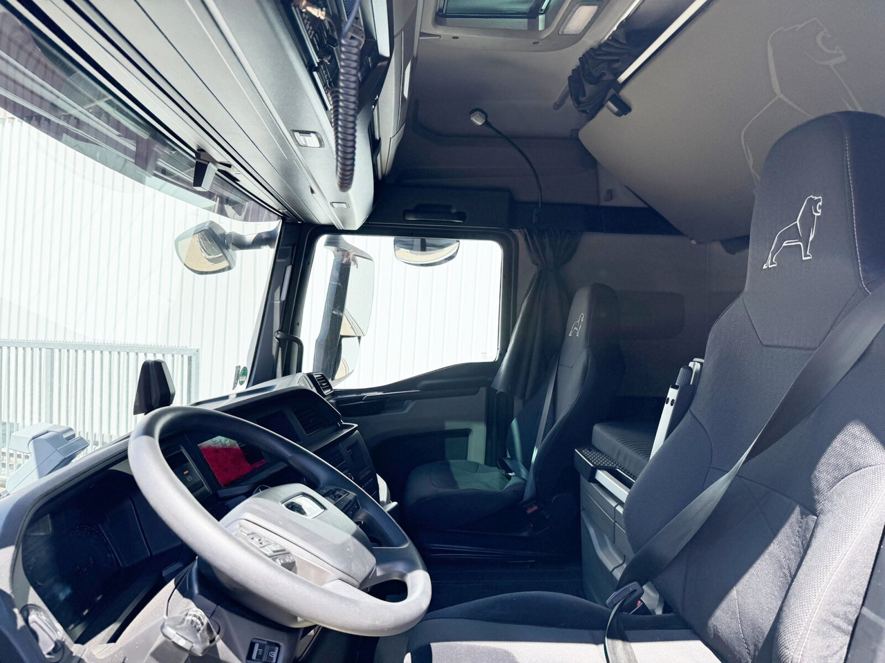 MAN TGX 18.470 4x2 BL TGX 18.470 4x2 BL, Retarder, Navi - Камион влекач: слика 2 MAN TGX 18.470 4x2 BL TGX 18.470 4x2 BL, Retarder, Navi - Камион влекач: слика 2