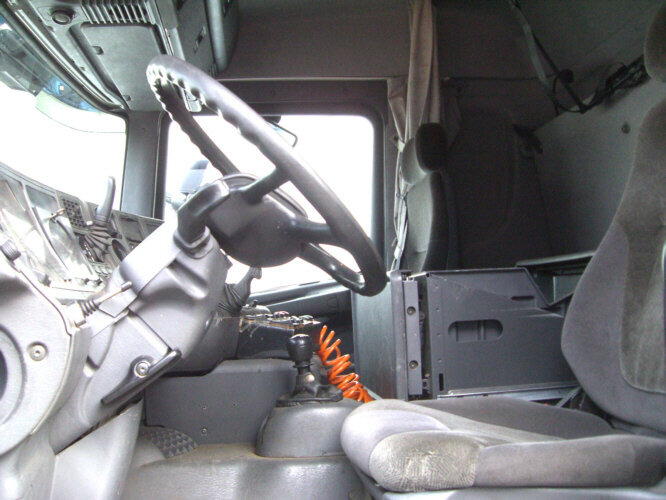 Scania 144G 530 6x4 144G 530 6x4 - Камион влекач: слика 3 Scania 144G 530 6x4 144G 530 6x4 - Камион влекач: слика 3