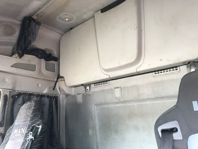 Stralis AS440S45 T/P 4x2 ONLY FOR SPAREPARTS!!! Stralis AS440S45 T/P 4x2 ActiveSpace - Камион влекач: слика 3 Stralis AS440S45 T/P 4x2 ONLY FOR SPAREPARTS!!! Stralis AS440S45 T/P 4x2 ActiveSpace - Камион влекач: слика 3