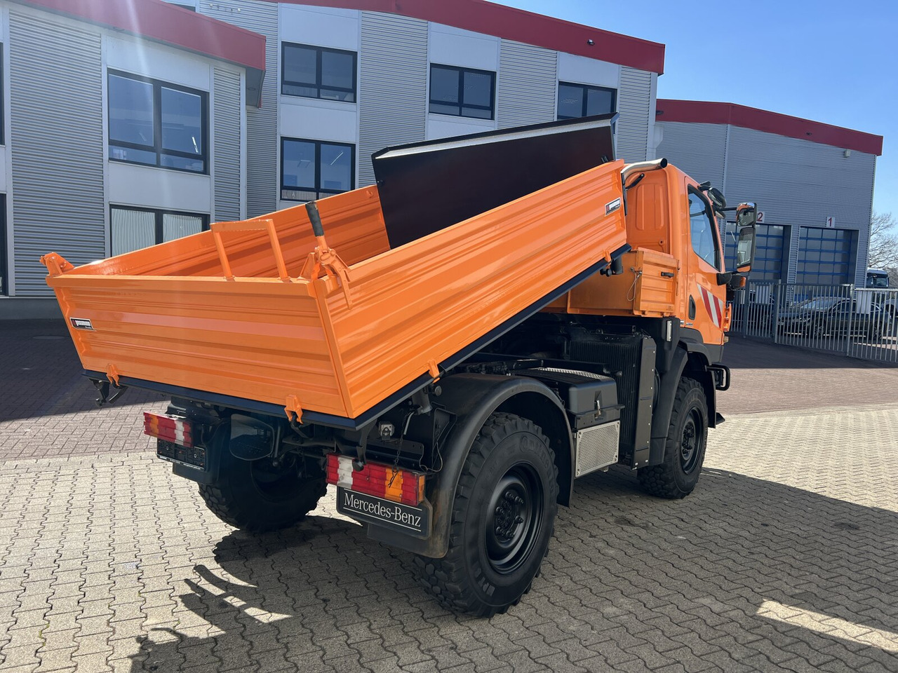 Комбе Unimog U 20 U405/70 4x4 U 20 U405/70 4x4, Kipper, Winterdienstplatte: слика 10