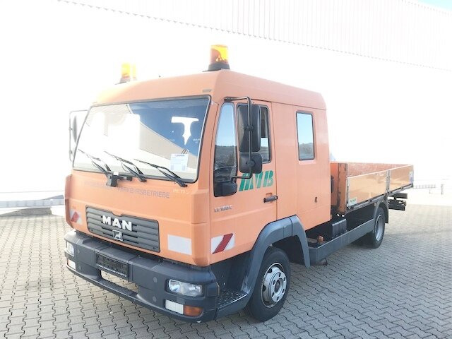 MAN LE 8.185 LC Doka 4x2 BB LE 8.185 LC Doka 4x2 BB, 2x AHK - Камион со платформа: слика 1 MAN LE 8.185 LC Doka 4x2 BB LE 8.185 LC Doka 4x2 BB, 2x AHK - Камион со платформа: слика 1