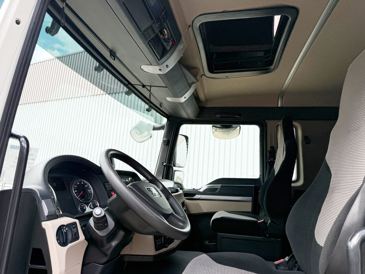 MAN TGL 12.220 4x2 BL TGL 12.220 4x2 BL, TopSleeper, Navi - Камион сандучар: слика 3 MAN TGL 12.220 4x2 BL TGL 12.220 4x2 BL, TopSleeper, Navi - Камион сандучар: слика 3