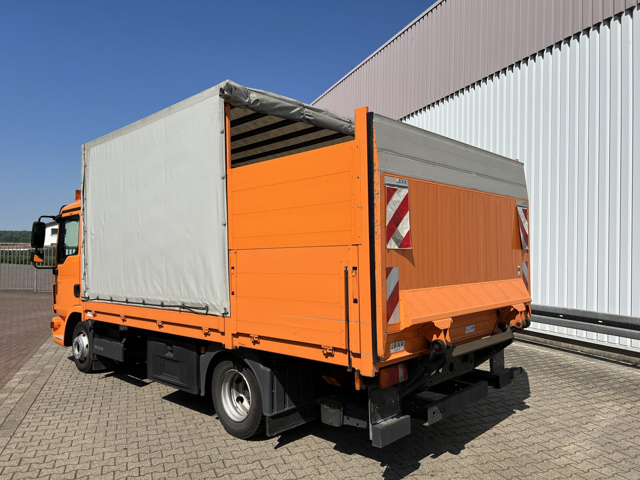Камион со платформа MAN TGL 7.180 4X2 BL TGL 7.180 4X2 BL mit LBW BÄR: слика 10
