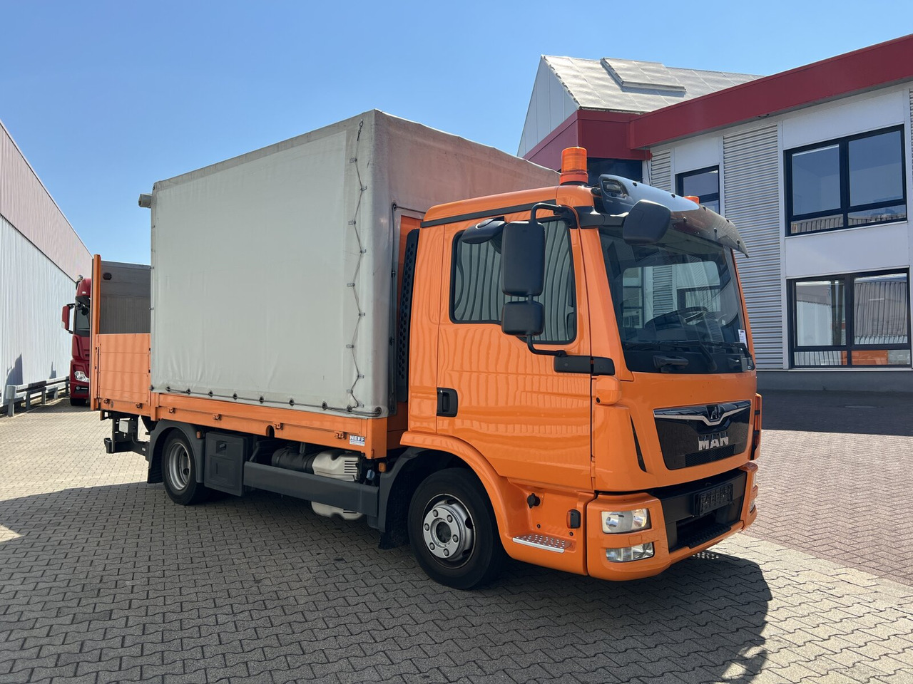 Камион со платформа MAN TGL 7.180 4X2 BL TGL 7.180 4X2 BL mit LBW BÄR: слика 7