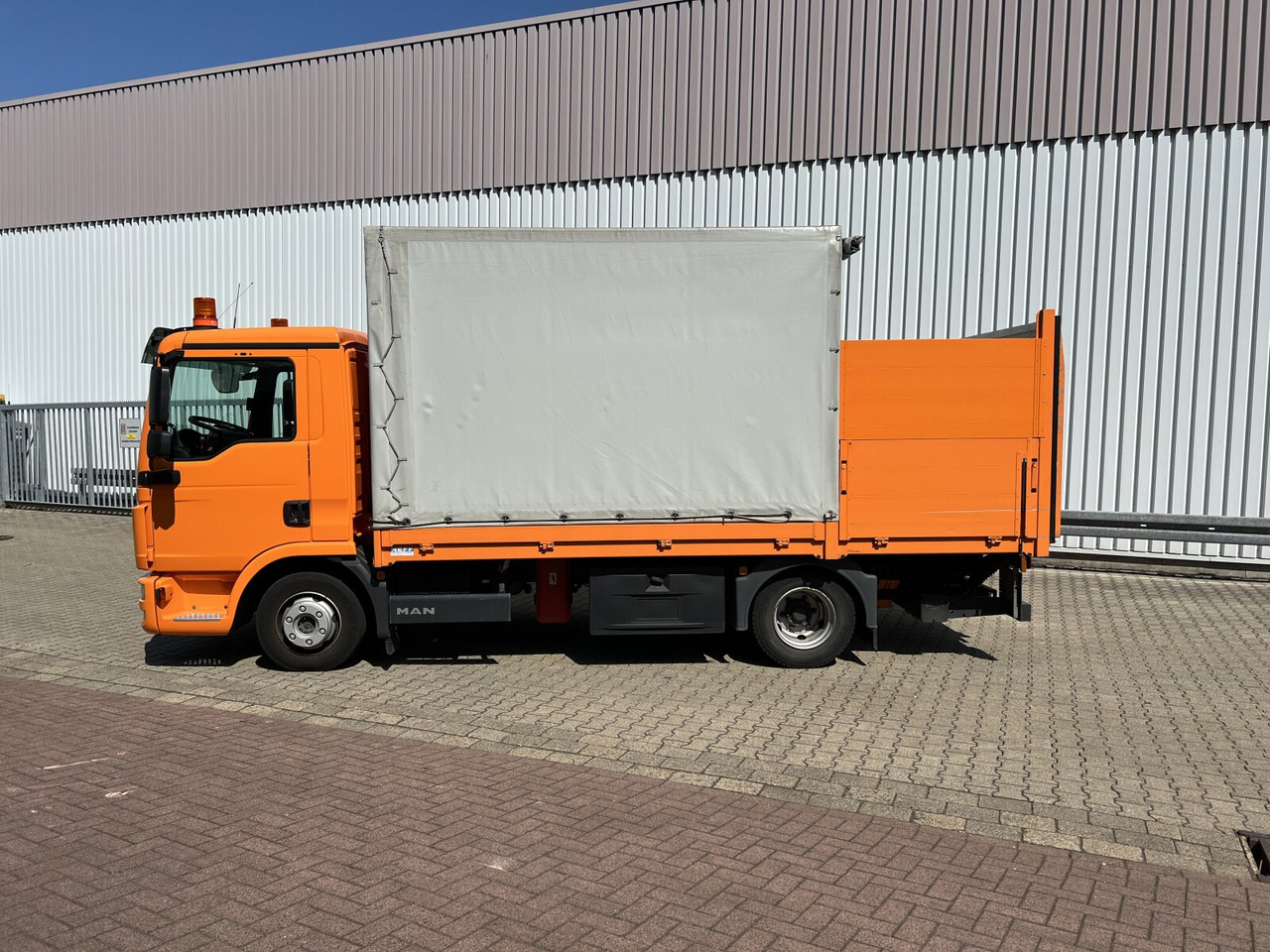 Камион со платформа MAN TGL 7.180 4X2 BL TGL 7.180 4X2 BL mit LBW BÄR: слика 11