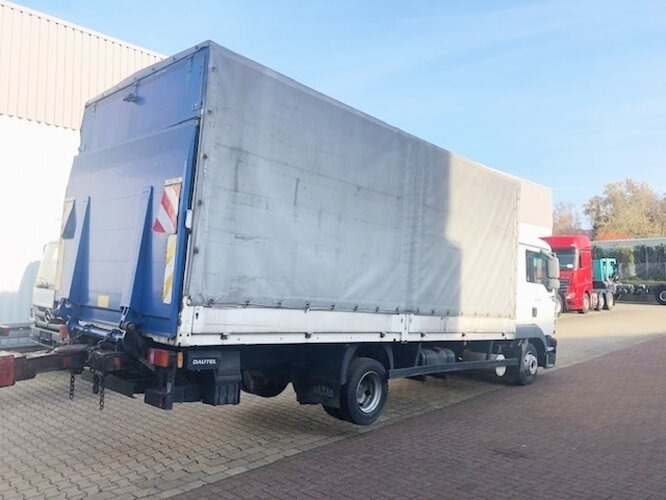 MAN TGL 8.210 BL 4x2 TGL 8.210 BL 4x2 mit LBW, Motorschaden! - Камион со церада: слика 4 MAN TGL 8.210 BL 4x2 TGL 8.210 BL 4x2 mit LBW, Motorschaden! - Камион со церада: слика 4