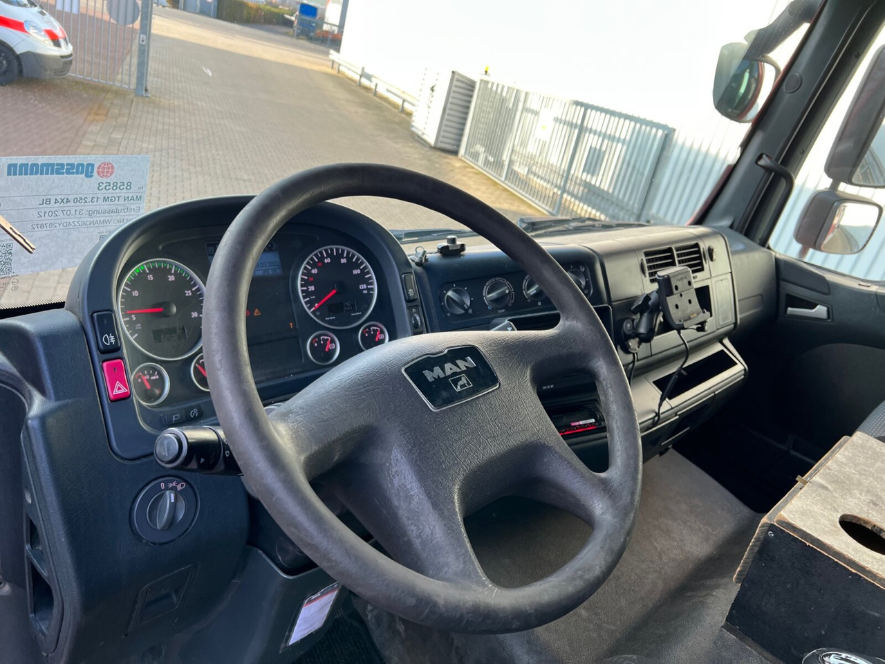 Interior photo 2: Лизинг на MAN TGM 13.250/340 4X4 BL TGM 13.250/340 4X4BL, Einzelbereifung, 2x VORHANDEN MAN TGM 13.250/340 4X4 BL TGM 13.250/340 4X4BL, Einzelbereifung, 2x VORHANDEN Interior photo 2: Лизинг на MAN TGM 13.250/340 4X4 BL TGM 13.250/340 4X4BL, Einzelbereifung, 2x VORHANDEN MAN TGM 13.250/340 4X4 BL TGM 13.250/340 4X4BL, Einzelbereifung, 2x VORHANDEN