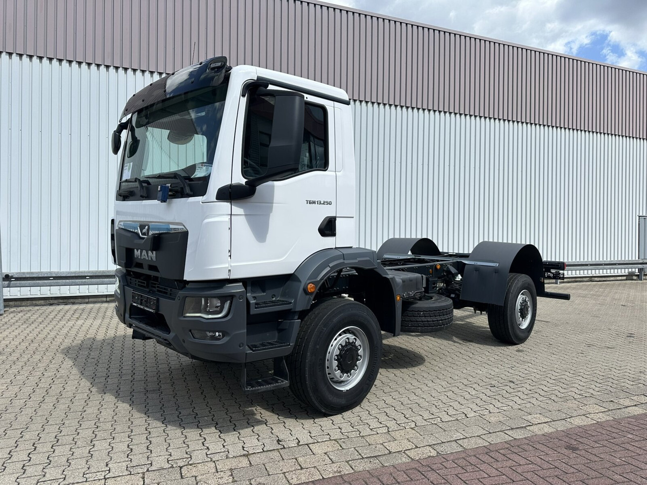 MAN TGM 13.250 4x4 BB CH TGM 13.250 4x4 BB CH, Only Export - Камион со кабинска шасија: слика 1 MAN TGM 13.250 4x4 BB CH TGM 13.250 4x4 BB CH, Only Export - Камион со кабинска шасија: слика 1