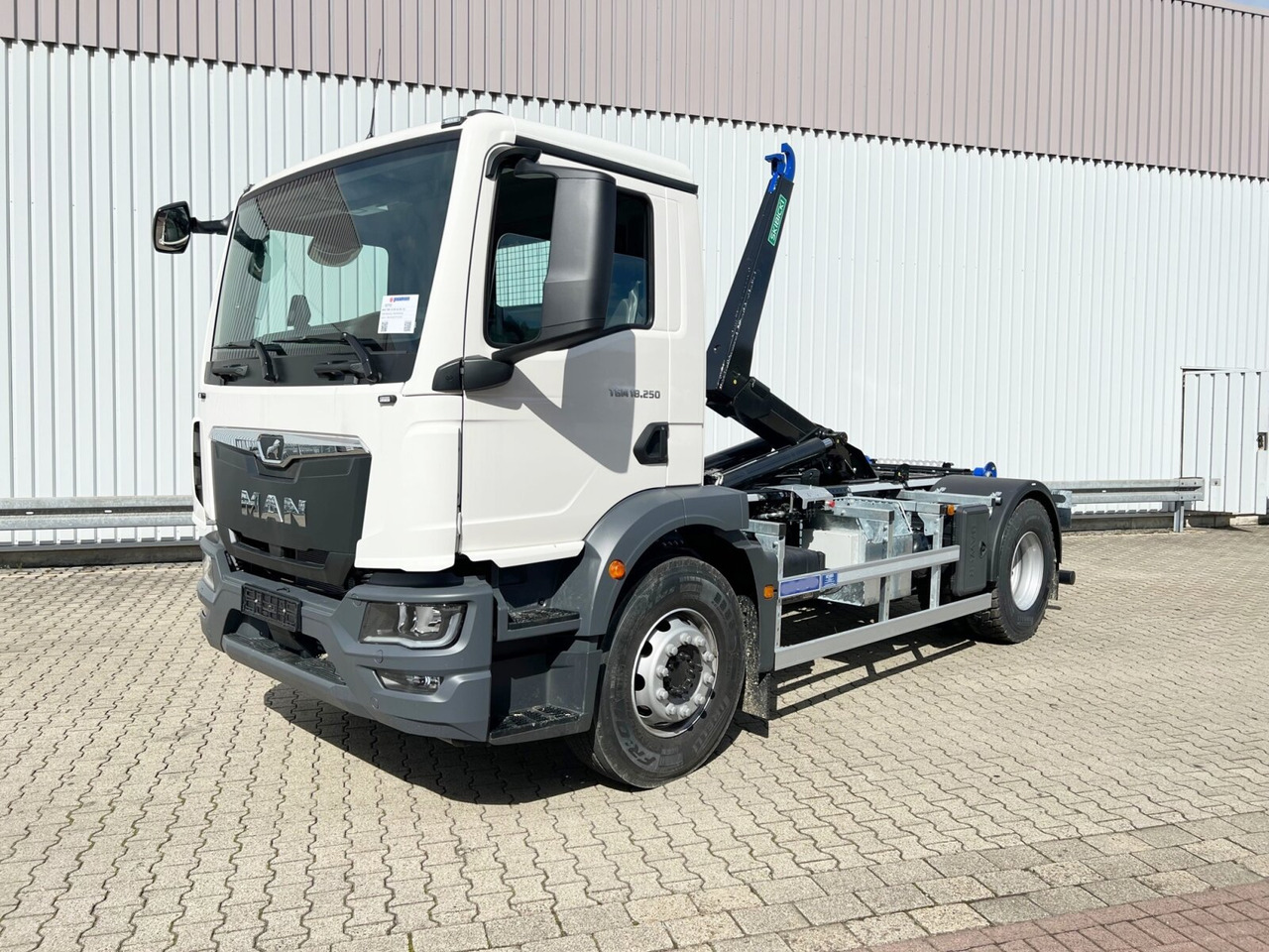 MAN TGM 18.250/340 4x2 BL CH TGM 18.250/340 4x2 BL CH, Funk, 3x VORHANDEN - Камион со кука за подигање: слика 1 MAN TGM 18.250/340 4x2 BL CH TGM 18.250/340 4x2 BL CH, Funk, 3x VORHANDEN - Камион со кука за подигање: слика 1